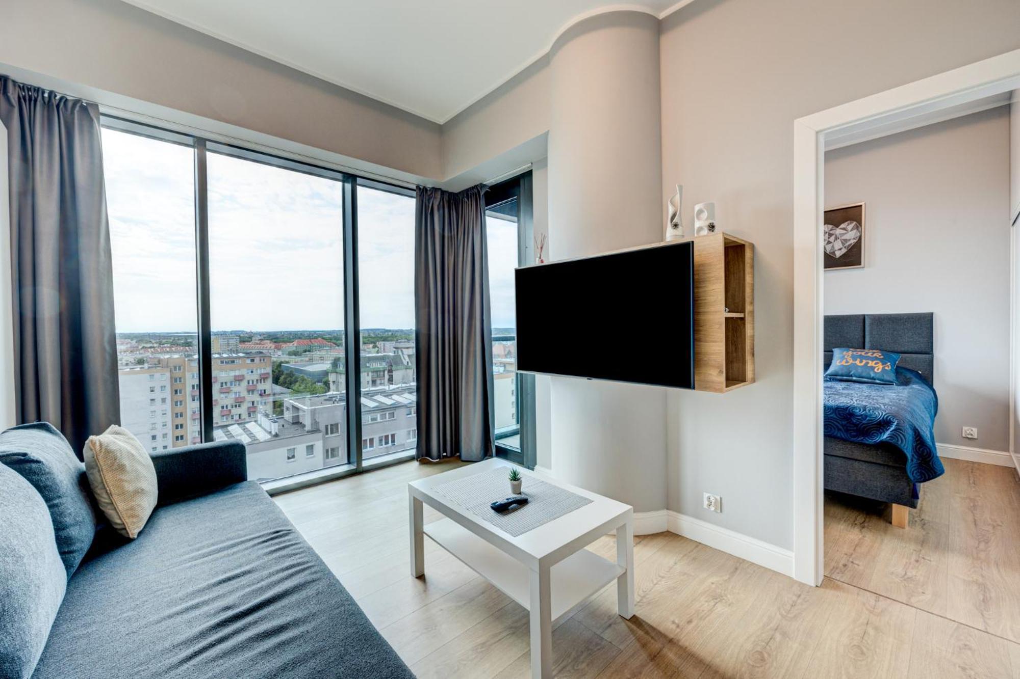Apartment Hanza Tower Swimming Pool & High Floor With Balcony!